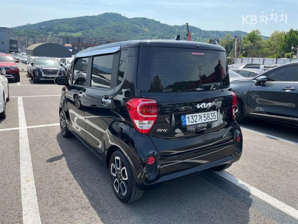 2022 - kia ray