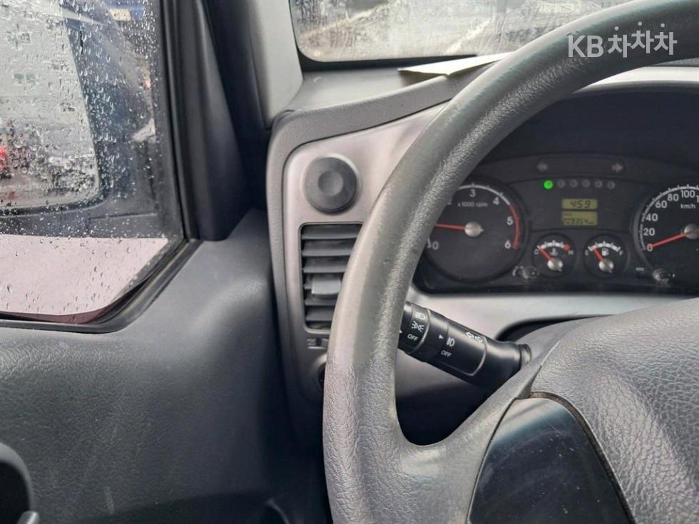 2013 - kia bongo iii