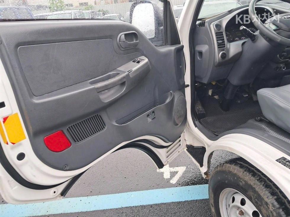 2013 - kia bongo iii