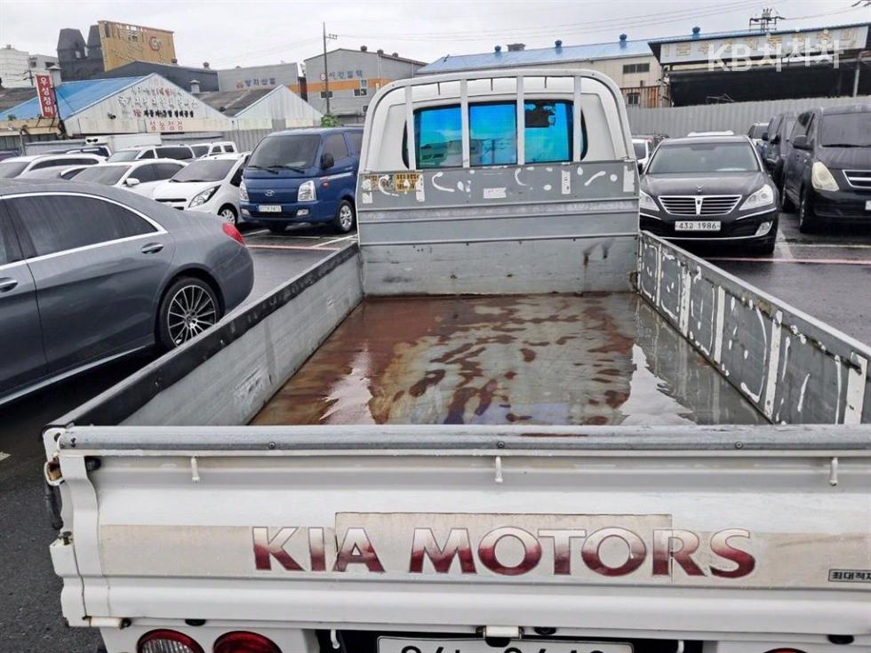2013 - kia bongo iii