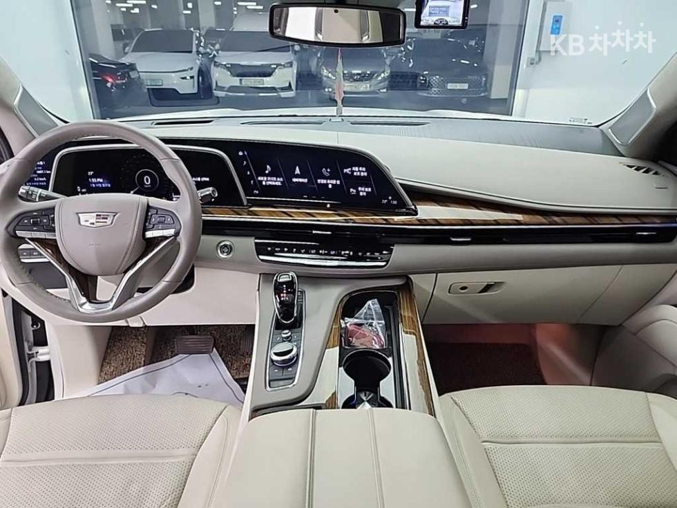 2021 Cadillac ESCALADE(5) photo