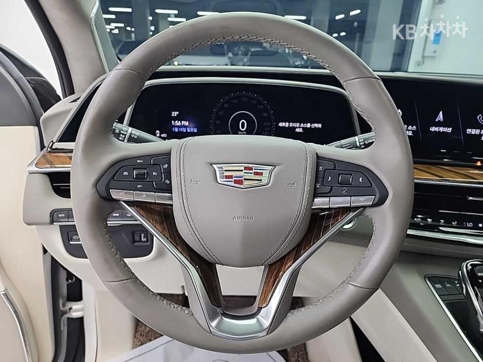 2021 Cadillac ESCALADE(5) photo