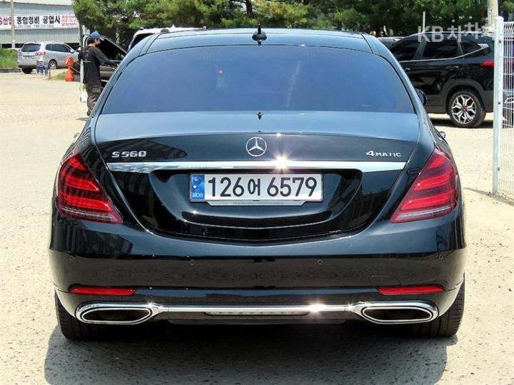 Mercedes-Benz S-Class New S560L 4MATIC 5