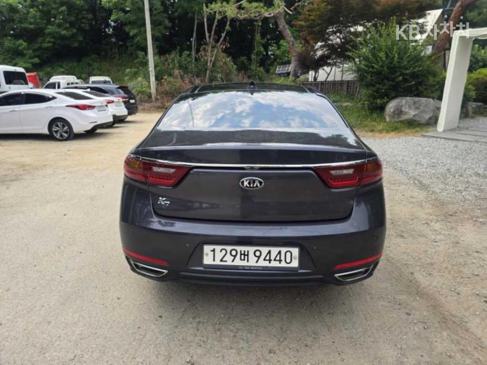 2017 - kia k7