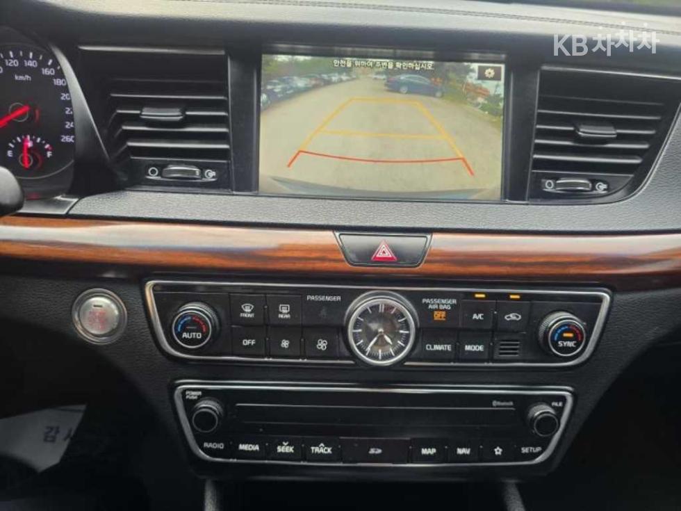 2017 - kia k7