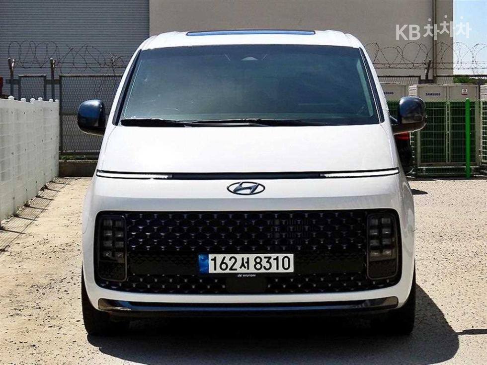 Hyundai Staria