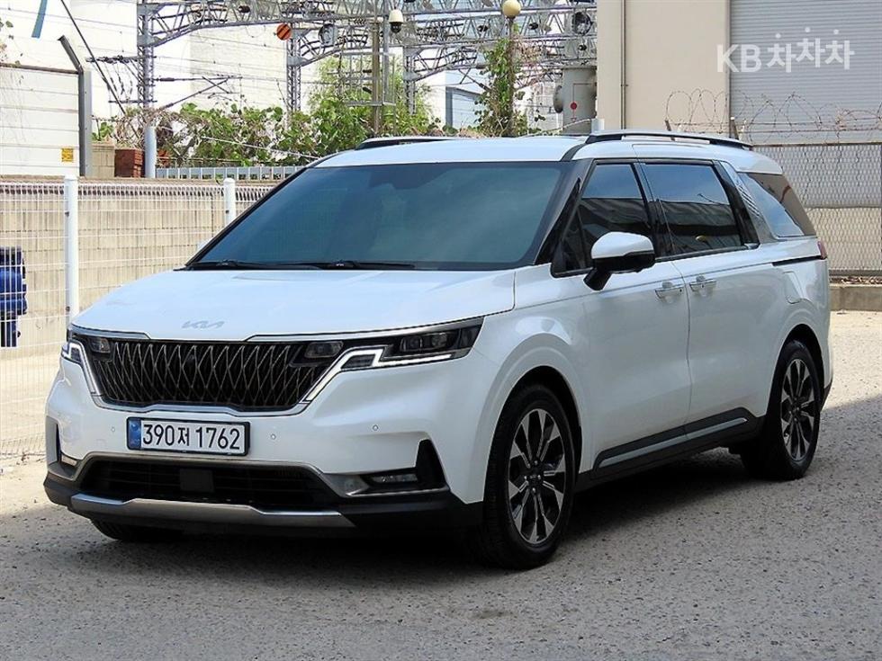 2022 - kia carnival