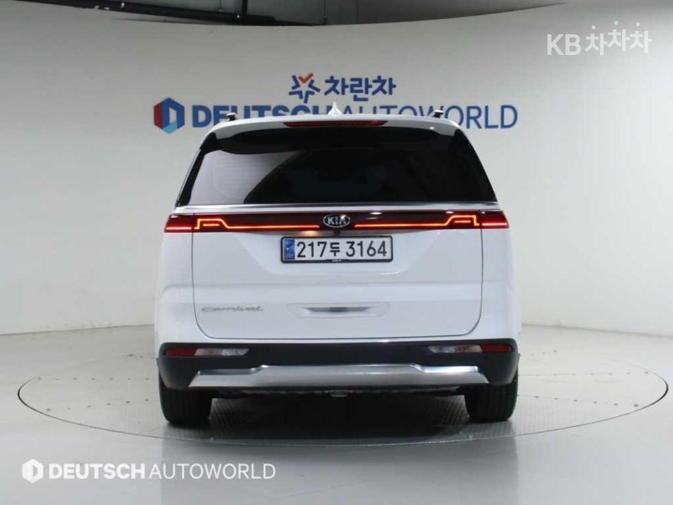 2021 - kia carnival