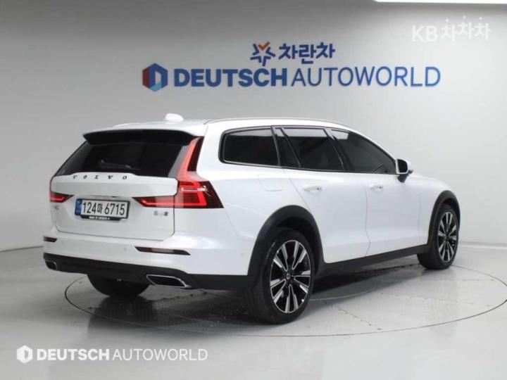Volvo V60 CC B5 AWD Pro 3