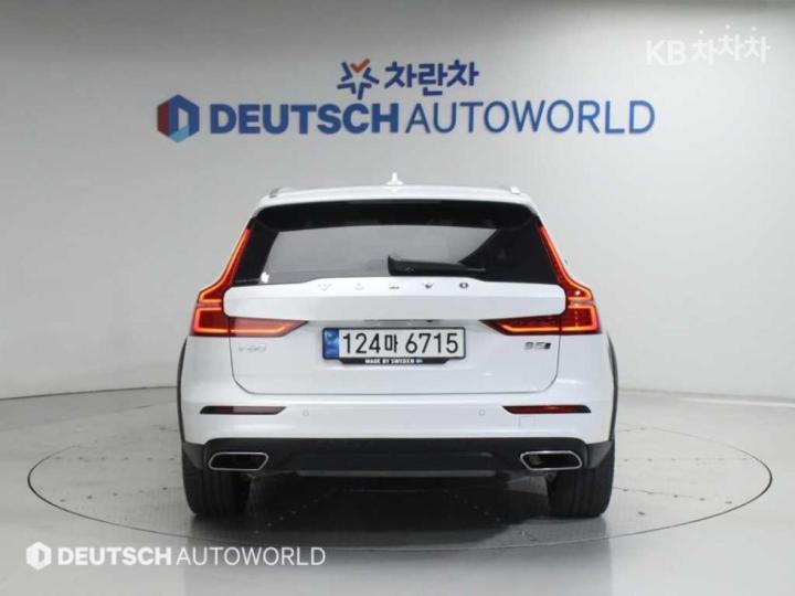Volvo V60 CC B5 AWD Pro 5