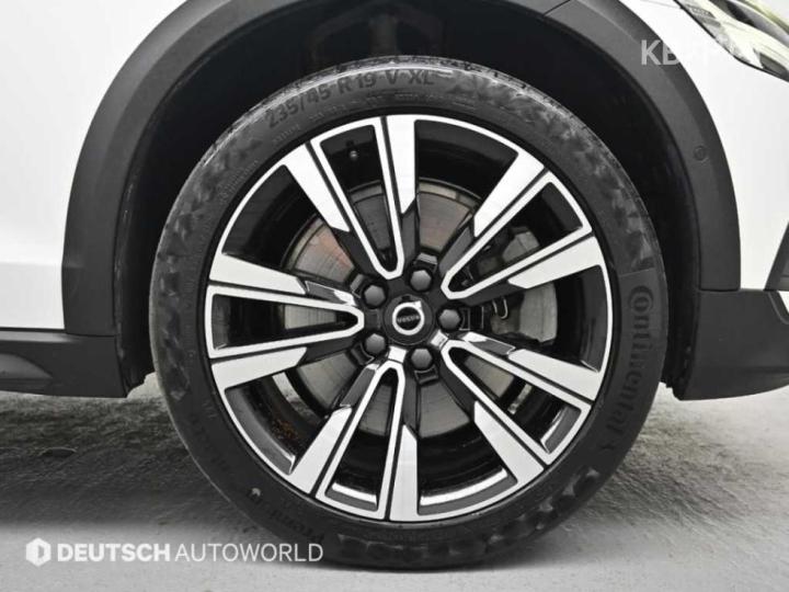 Volvo V60 CC B5 AWD Pro 6