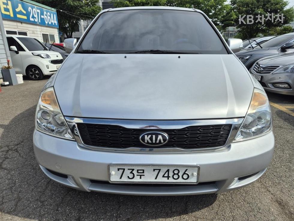 2013 kia carnival