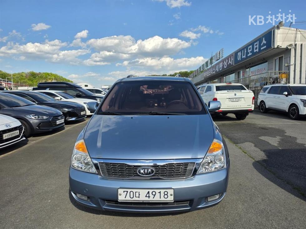 2011 kia carnival