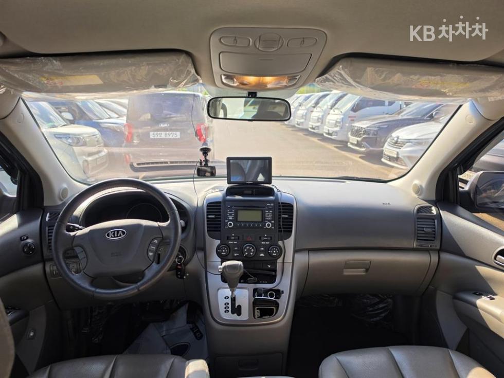 2011 - kia carnival