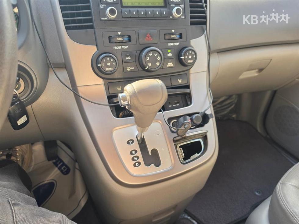 2011 - kia carnival