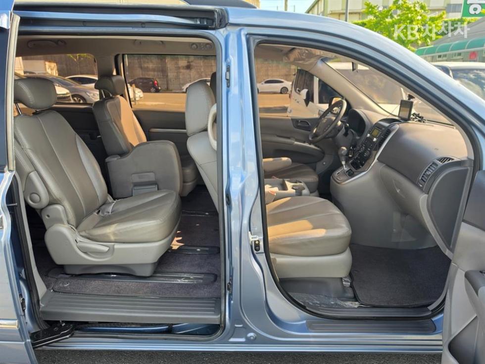 2011 - kia carnival