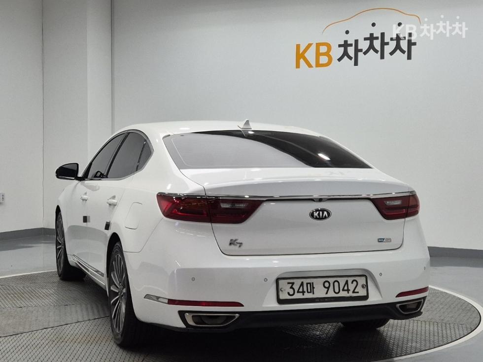 2017 - kia k7