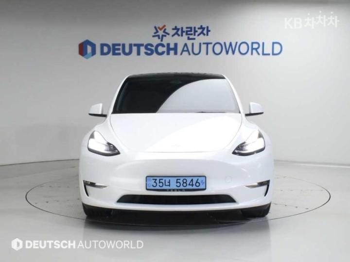 Tesla Model Y Long Range 4