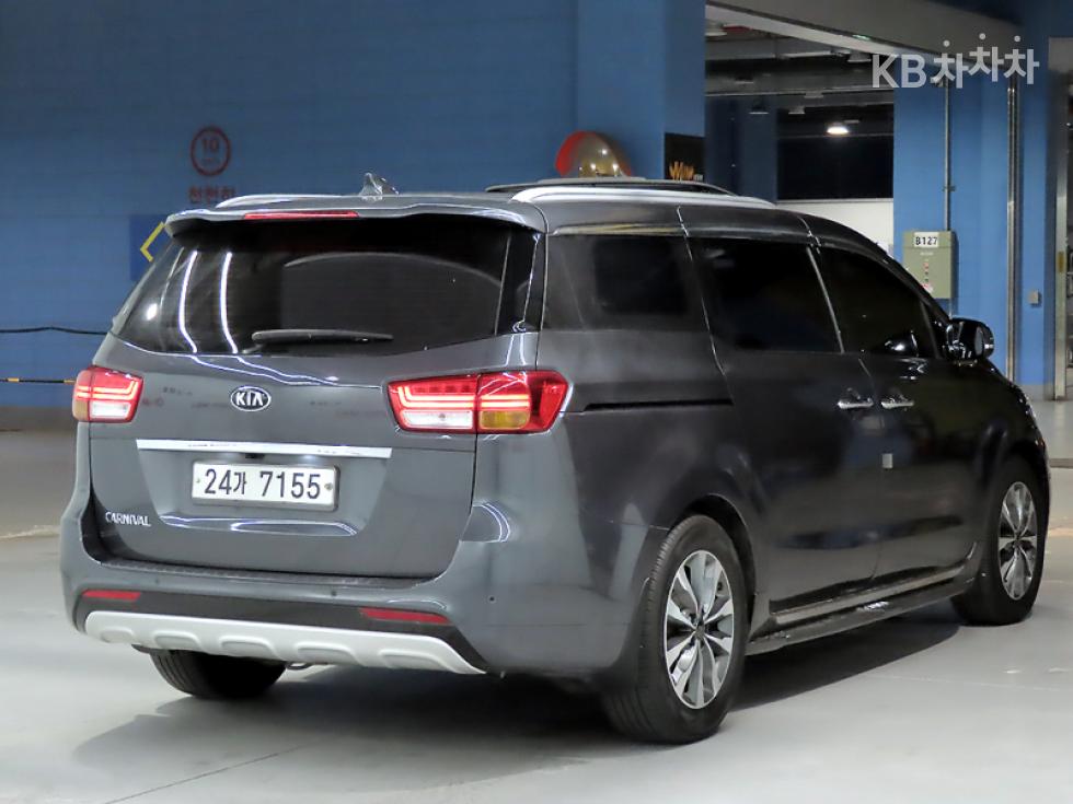 2017 - kia carnival