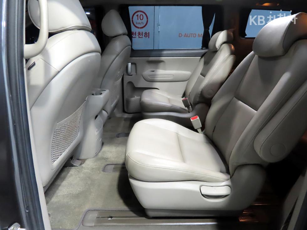 2017 - kia carnival