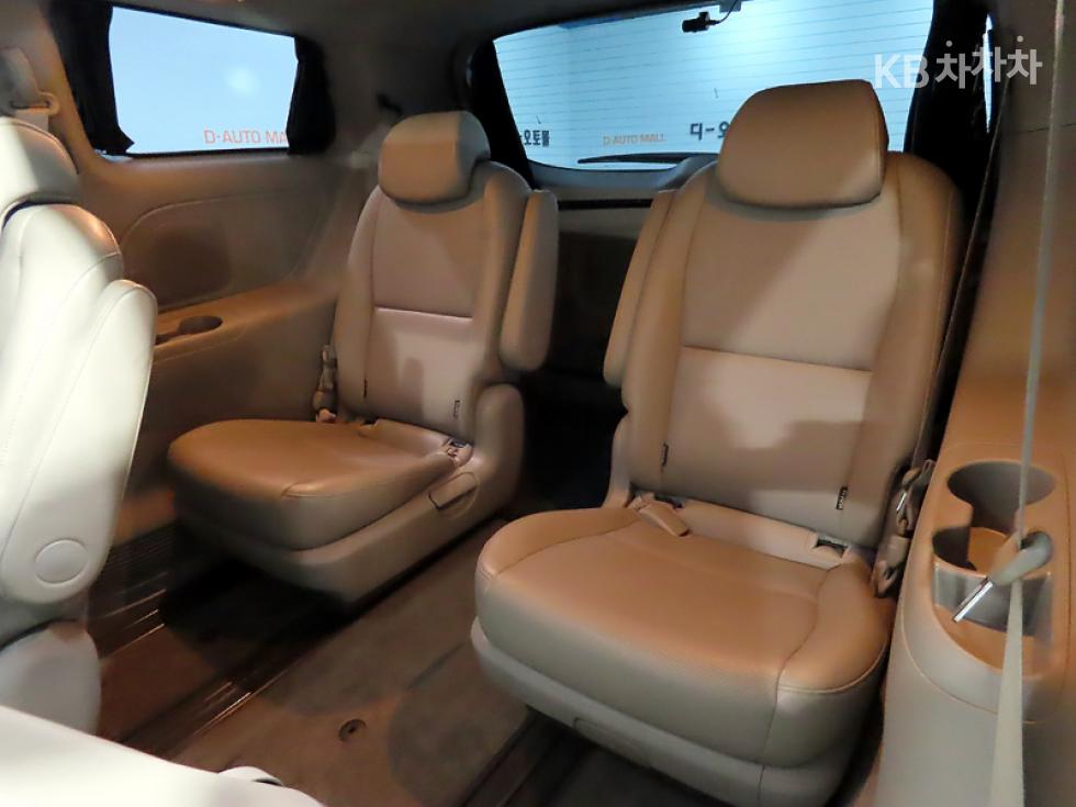 2017 - kia carnival