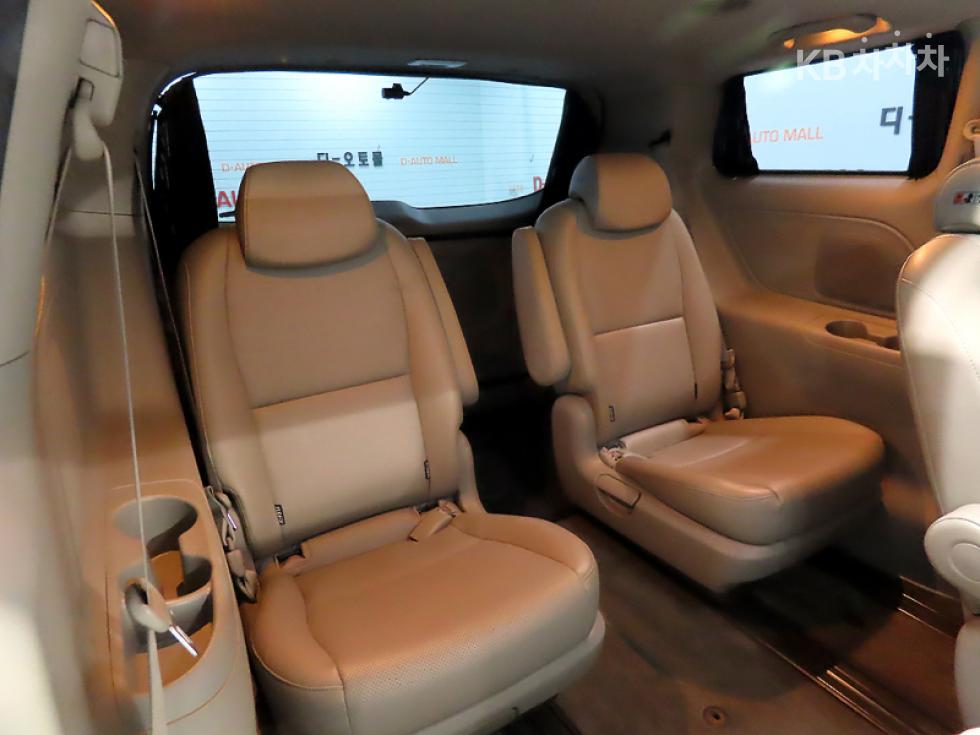 2017 - kia carnival