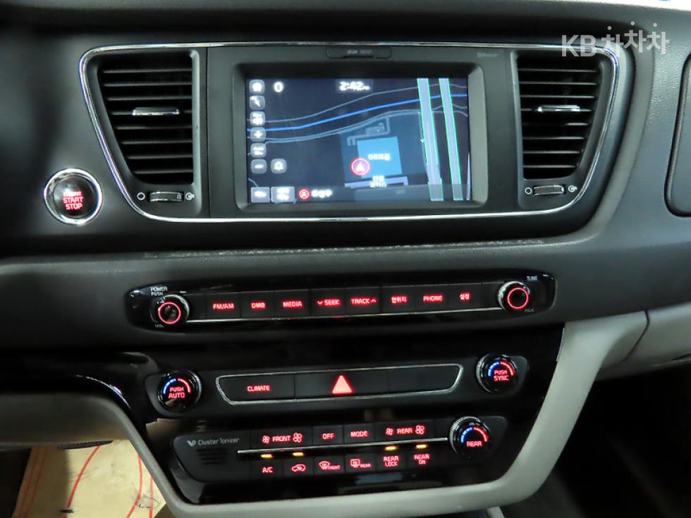 2017 - kia carnival