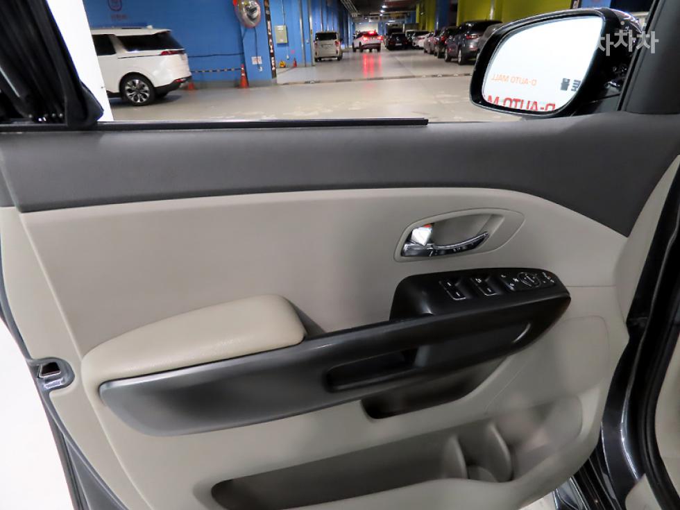 2017 - kia carnival