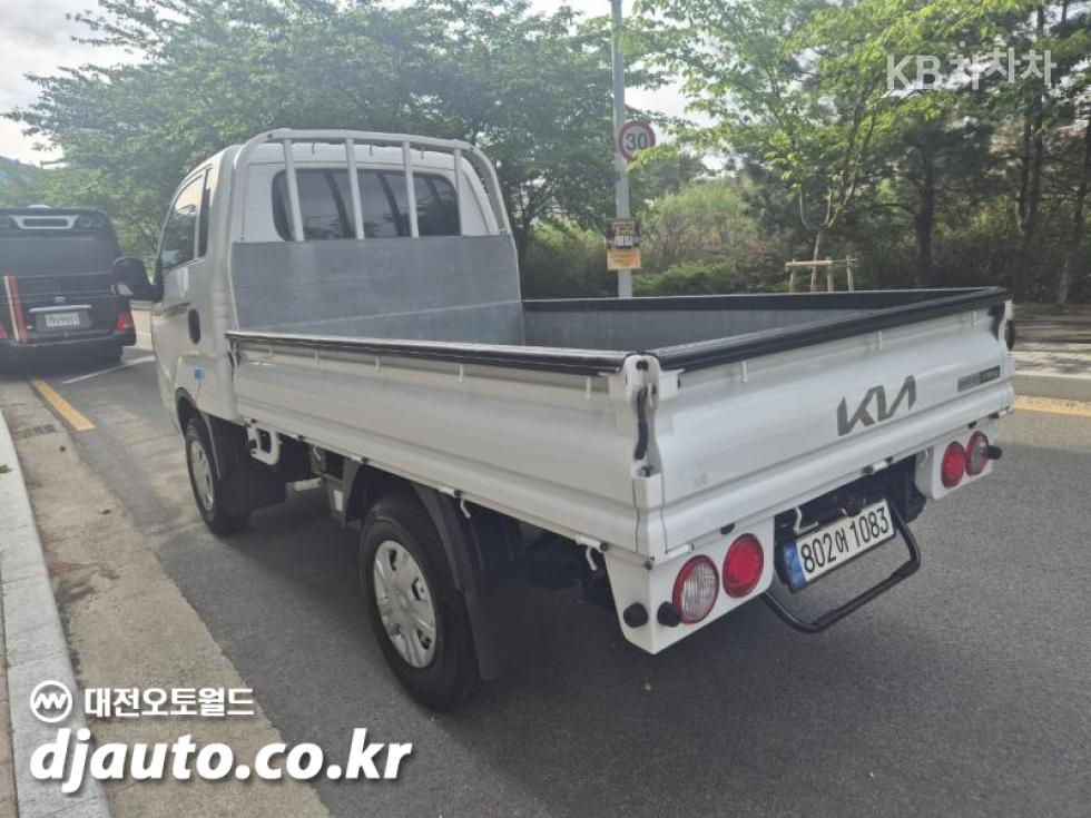 2022 - kia bongo iii