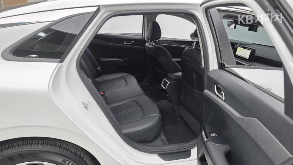 2021 - kia k5