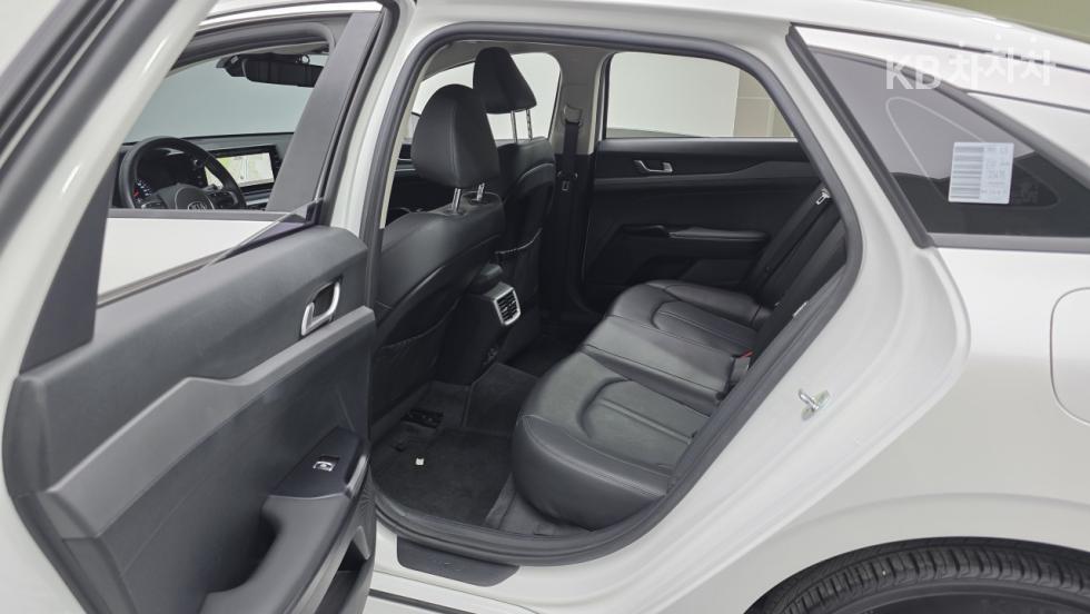 2021 - kia k5