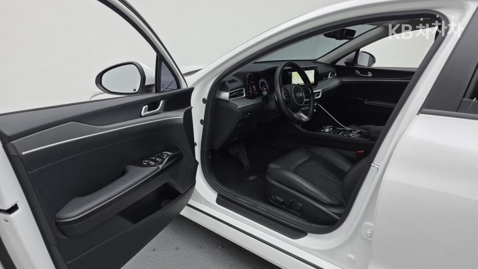 2021 - kia k5