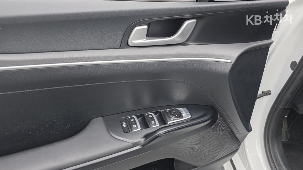 2021 - kia k5