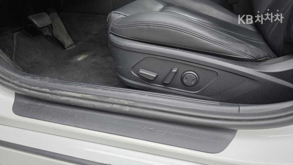 2021 - kia k5