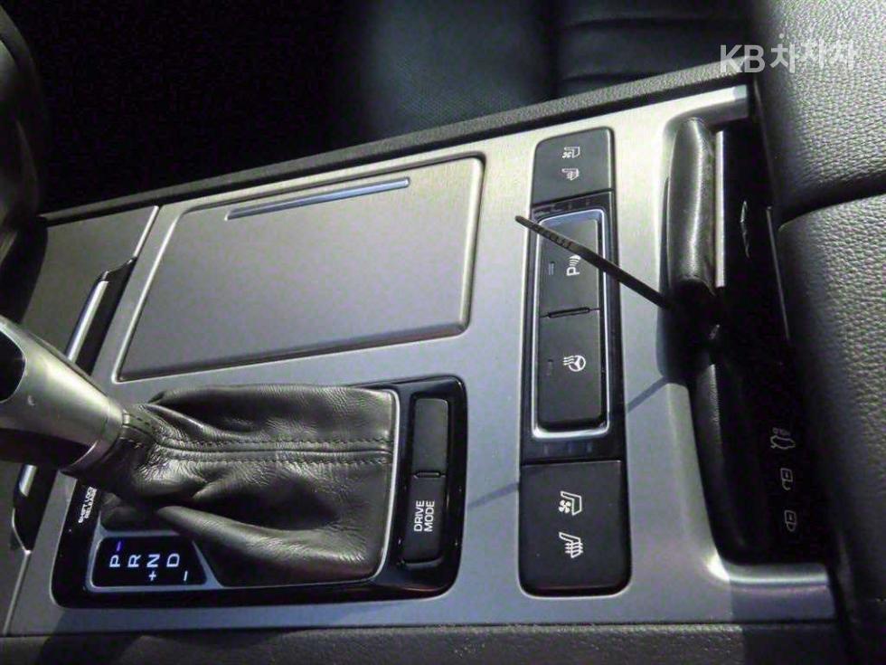 Hyundai Genesis — miniaturë 17