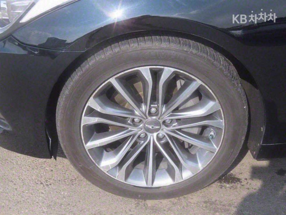 Hyundai Genesis — miniaturë 18