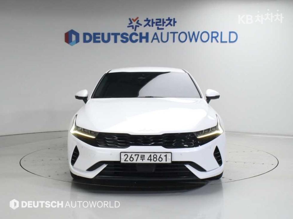 2022 - kia k5