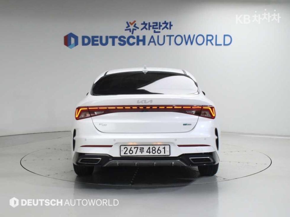 2022 - kia k5