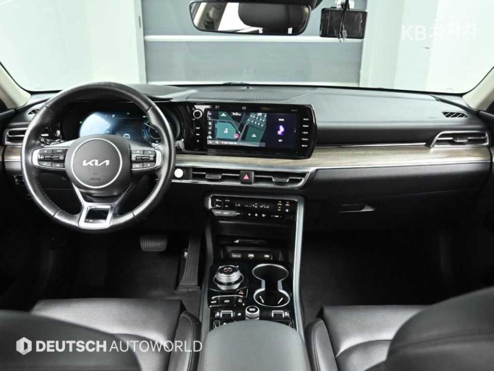 2022 - kia k5