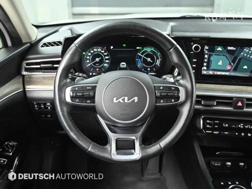 2022 - kia k5