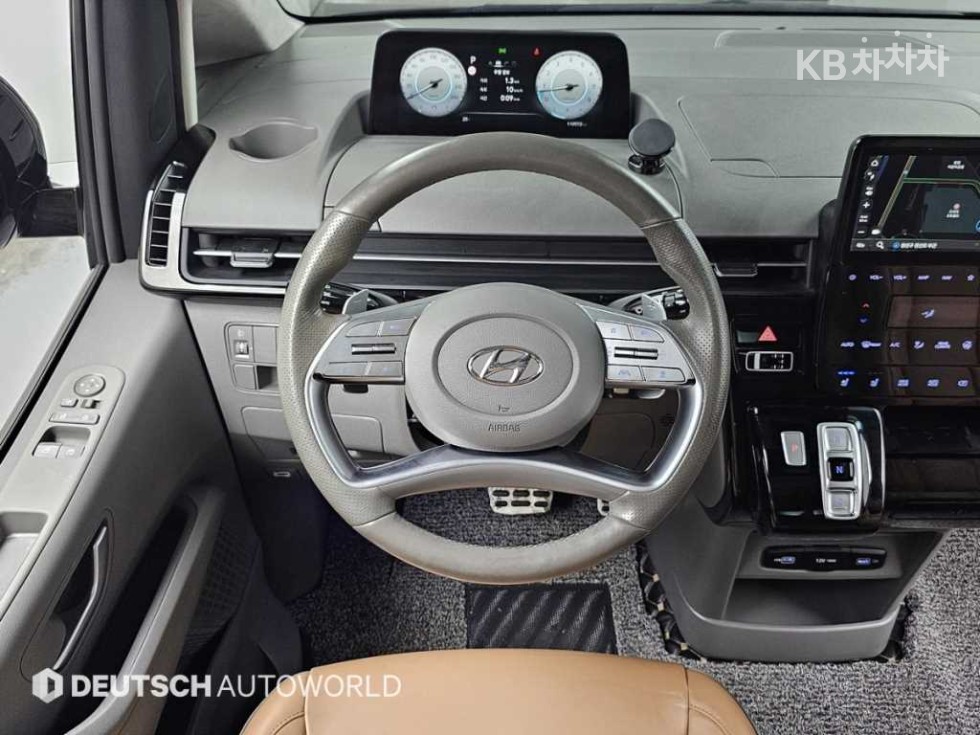 Hyundai Staria — miniaturë 13