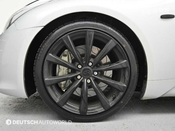 Infiniti G G37 Convertible 6