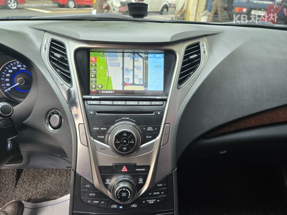 Hyundai Grandeur — miniaturë 12