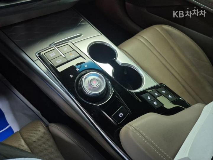 Kia K8 Hybrid 1.6 Turbo Noblesse 9