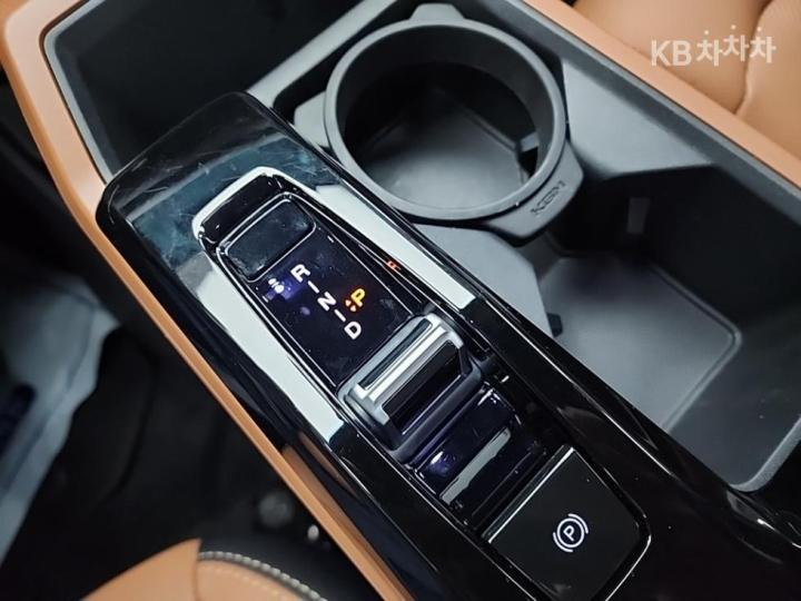 KG Mobility (Ssangyong) Musso EV 2WD Black Edge 9