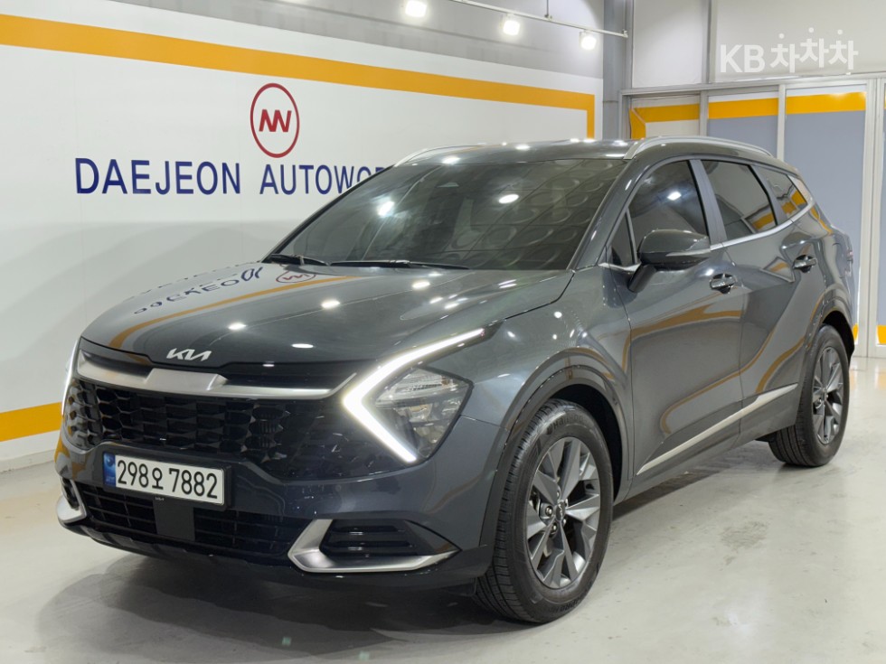 2022 - kia sportage