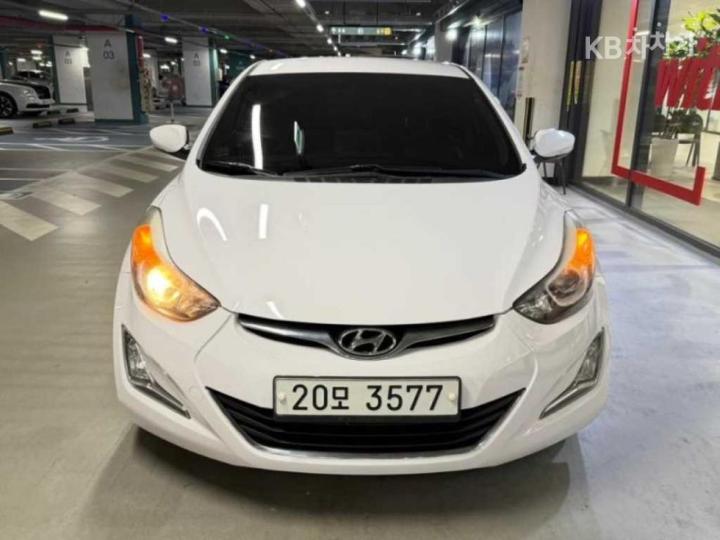 Hyundai Avante 1.6 GDi Smart Base Type