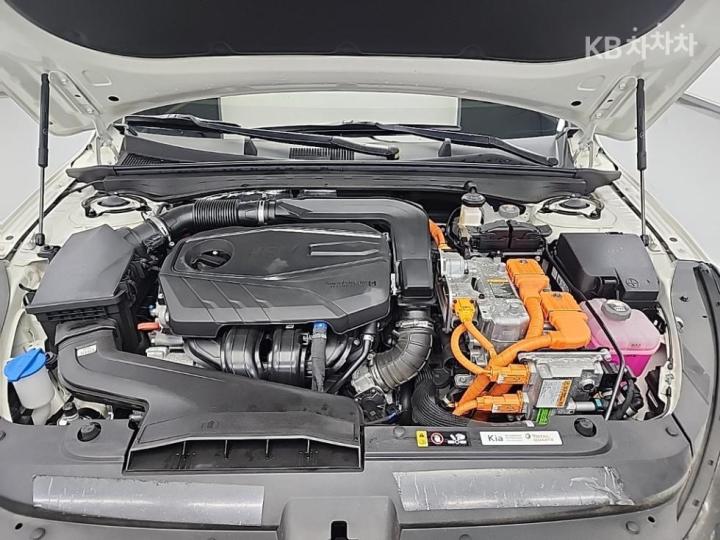 Kia K5 Hybrid 2.0 HEV Prestige 6