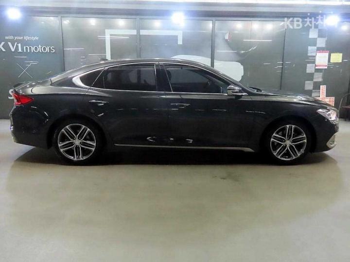 Hyundai Grandeur IG 3.0 Exclusive Base Type 4