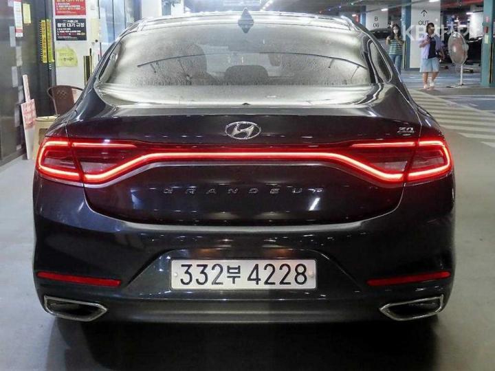Hyundai Grandeur IG 3.0 Exclusive Base Type 6
